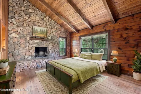 Bedroom - 4295 Lakeridge Dr, Melbourne, FL 32934 photo 6 of 10