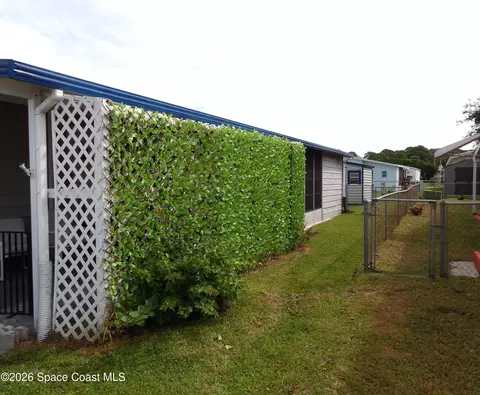 Exterior - 1925 Live Oak St NE, Palm Bay, FL 32905 photo 4 of 6