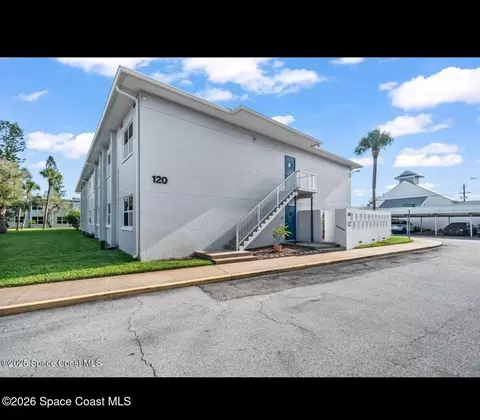 120 Mutiny Ln #C3-208, Merritt Island, FL 32952