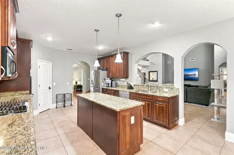 Kitchen - 1329 Tipperary Dr, Melbourne, FL 32940 photo 7 of 7