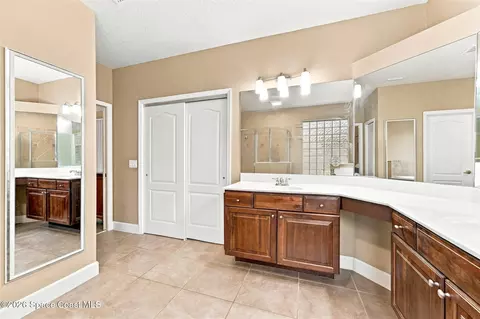 Bath - 1329 Tipperary Dr, Melbourne, FL 32940 photo 7 of 8