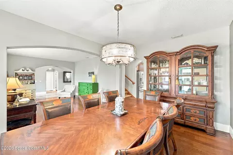 Dining - 1329 Tipperary Dr, Melbourne, FL 32940 photo 2 of 3