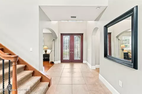 Entry Way - 1329 Tipperary Dr, Melbourne, FL 32940 photo 5 of 7