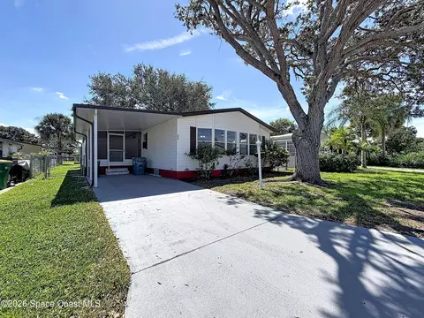 553 N Marlin Cir, Barefoot Bay, FL 32976