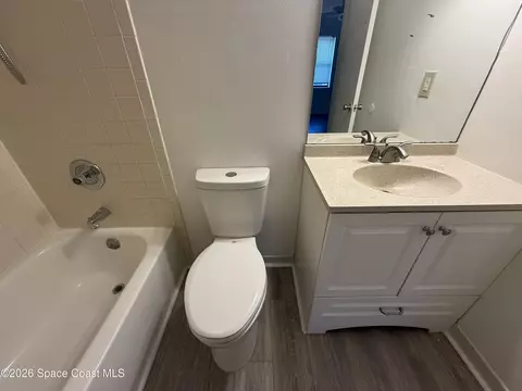 Bath - 588 N Wickham Rd #51, Melbourne, FL 32935 photo 1 of 3