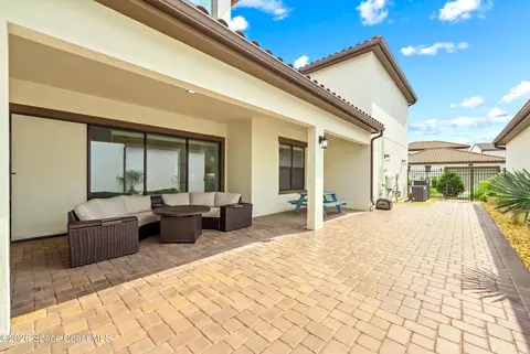 Exterior - 2283 Trava Ln, Melbourne, FL 32940 photo 4 of 8