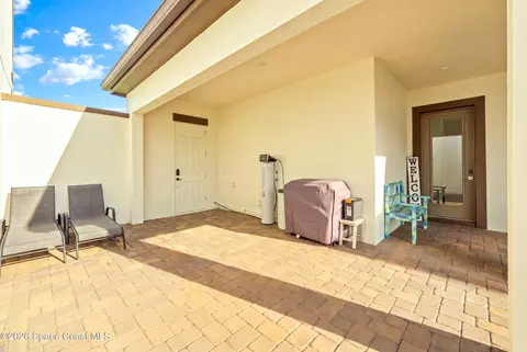 Exterior - 2283 Trava Ln, Melbourne, FL 32940 photo 5 of 8