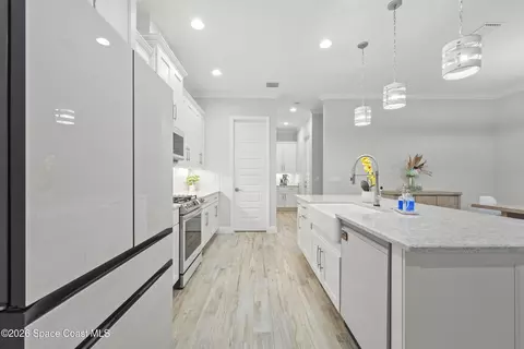 Kitchen - 2283 Trava Ln, Melbourne, FL 32940 photo 2 of 2