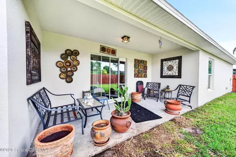 Exterior - 143 Palm Cir, Melbourne, FL 32940 photo 5 of 6