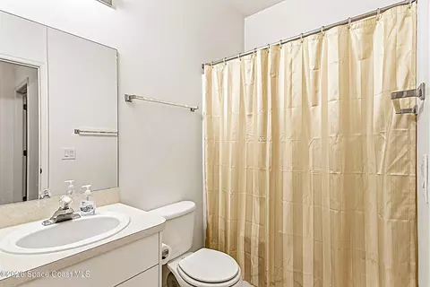 Bath - 2235 Whisper Wind Cir, Melbourne, FL 32935 photo 2 of 2