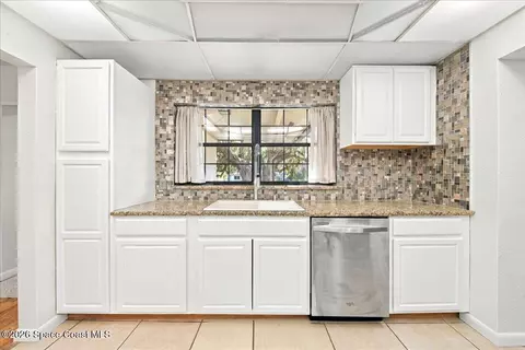Kitchen - 4110 Pecan St, Mims, FL 32754 photo 2 of 4