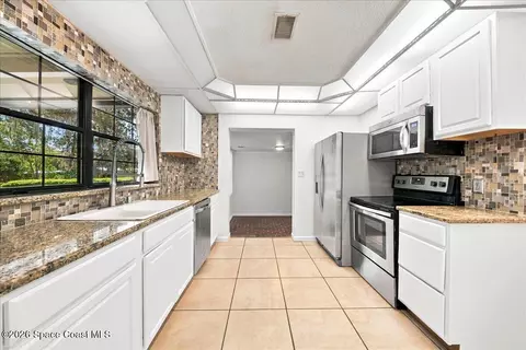 Kitchen - 4110 Pecan St, Mims, FL 32754 photo 4 of 4