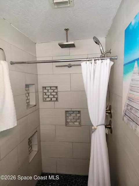 Bath - 2250 Floridiane Dr, Melbourne, FL 32935 photo 2 of 8