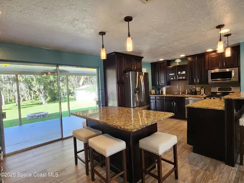 Kitchen - 2250 Floridiane Dr, Melbourne, FL 32935 photo 9 of 10