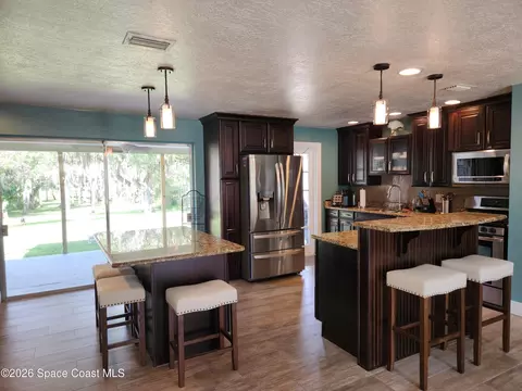 Kitchen - 2250 Floridiane Dr, Melbourne, FL 32935 photo 4 of 10