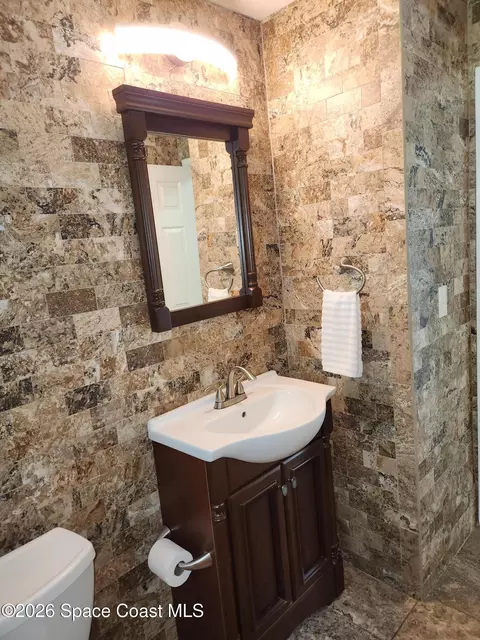 Bath - 2250 Floridiane Dr, Melbourne, FL 32935 photo 8 of 8