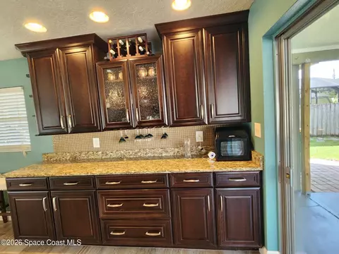 Kitchen - 2250 Floridiane Dr, Melbourne, FL 32935 photo 8 of 10