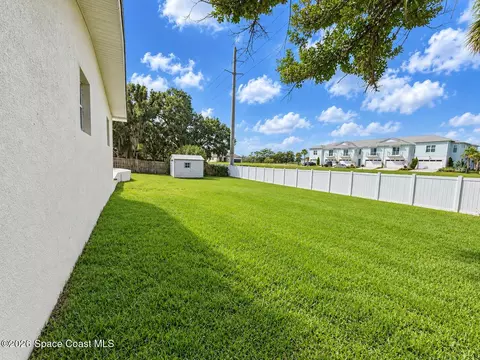 Exterior - 1308 Sun Cir W, Melbourne, FL 32935 photo 5 of 6