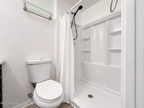 Bath - 1308 Sun Cir W, Melbourne, FL 32935 photo 1 of 3