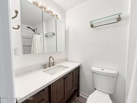 Bath - 1308 Sun Cir W, Melbourne, FL 32935 photo 2 of 3