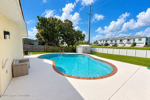Exterior - 1308 Sun Cir W, Melbourne, FL 32935 photo 2 of 6