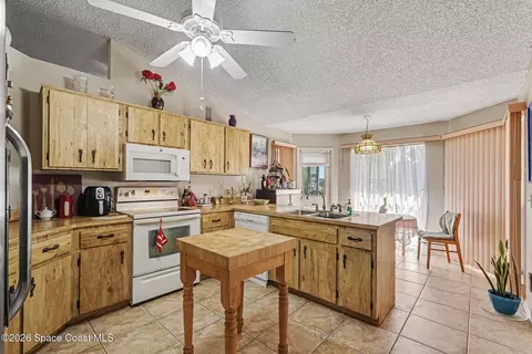 Kitchen - 225 Chalet Ave, Indialantic, FL 32903 photo 1 of 2