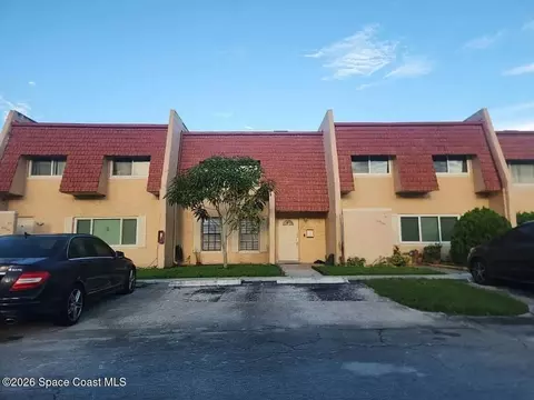 43 Spinning Wheel Ln, Tamarac, FL 33319