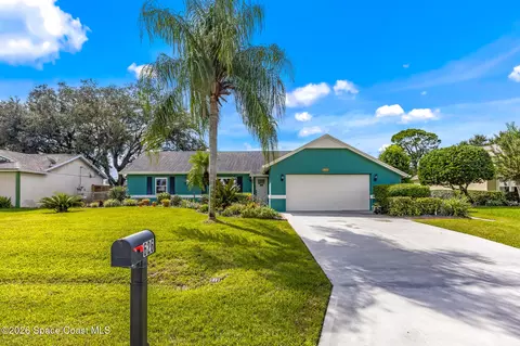 626 Dinner St NE, Palm Bay, FL 32907