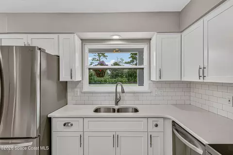 Kitchen - 3765 Big Pine Rd, Melbourne, FL 32934 photo 4 of 4