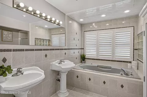 Bath - 3765 Big Pine Rd, Melbourne, FL 32934 photo 2 of 5