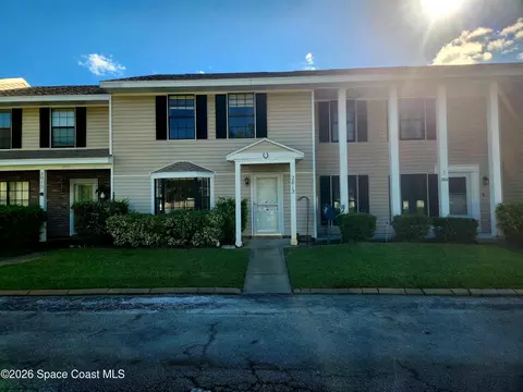 Exterior - 2813 Manor Dr NE, Palm Bay, FL 32905 photo 2 of 5
