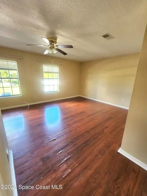 Living - 2813 Manor Dr NE, Palm Bay, FL 32905 photo 2 of 6