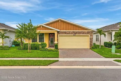 9233 Alister Dr, Melbourne, FL 32940