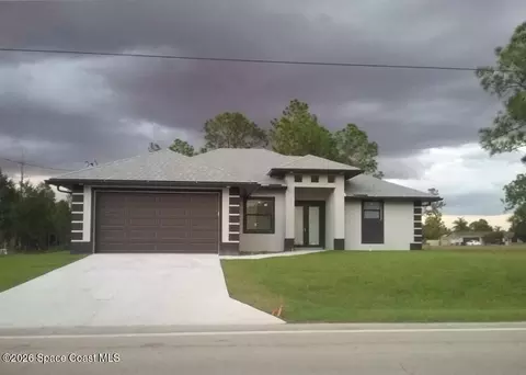 2107 E 10th St, Lehigh Acres, FL 33936