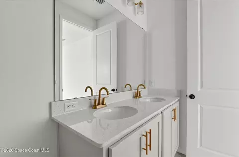 Bath - 4354 Masthead Ave, Rockledge, FL 32955 photo 2 of 4