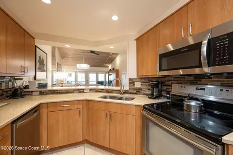 Kitchen - 617 Front St #B52 WEEK 52 PENTHOUSE, Key West, FL 33040 photo 3 of 4