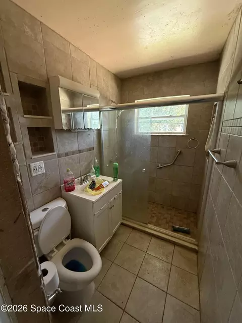 Bath - 2132 Allan Adale Rd, Melbourne, FL 32935 photo 1 of 2