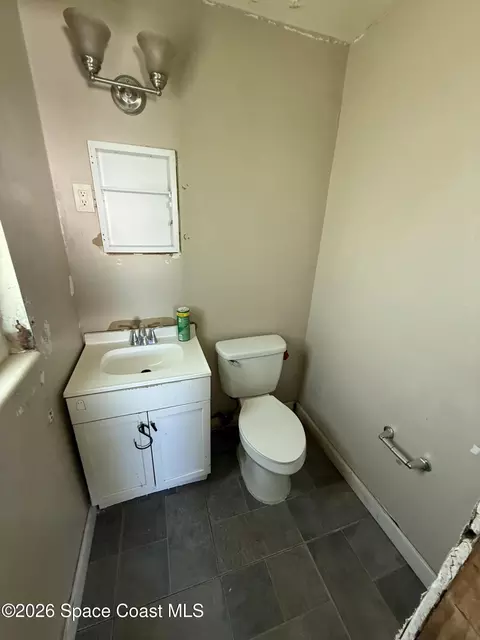 Bath - 2132 Allan Adale Rd, Melbourne, FL 32935 photo 2 of 2