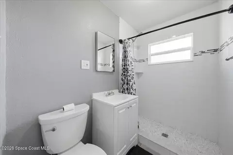 Bath - 3275 Jackson Ave NE, Palm Bay, FL 32905 photo 1 of 1