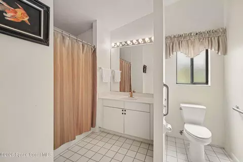 Bath - 1360 Pilgrim Ave, Melbourne, FL 32940 photo 1 of 3