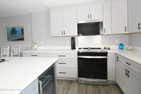 Kitchen - 2500 Eagle Dr #4-D, Melbourne, FL 32935 photo 3 of 4