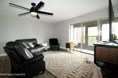 Living - 2500 Eagle Dr #4-D, Melbourne, FL 32935 photo 2 of 2