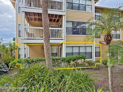 225 S Tropical Trl #302, Merritt Island, FL 32952