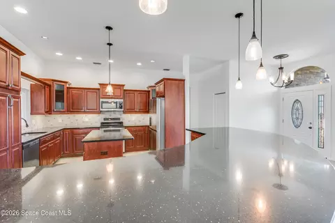 Kitchen - 1723 Greytwig Pl, Malabar, FL 32950 photo 5 of 8