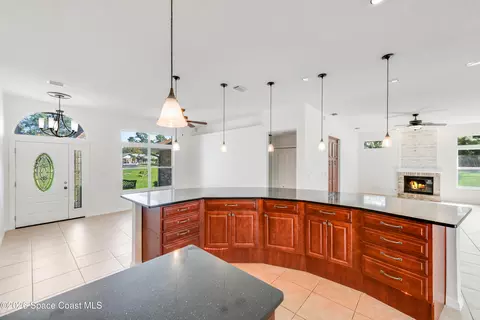 Kitchen - 1723 Greytwig Pl, Malabar, FL 32950 photo 2 of 8