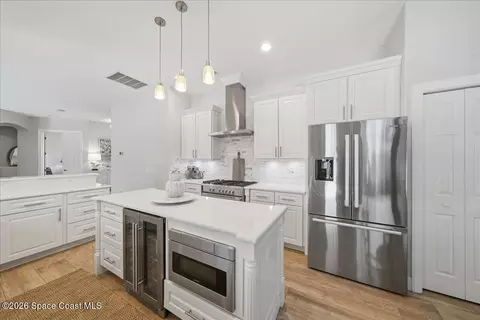 Kitchen - 165 Mar-len Dr, Melbourne Beach, FL 32951 photo 3 of 6