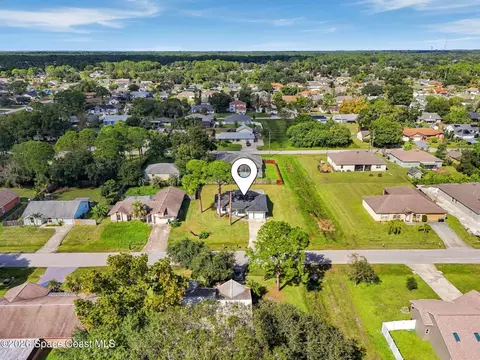 711 Kempten St NW, Palm Bay, FL 32907