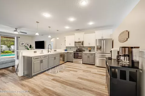 Kitchen - 1322 Enclave Dr, Rockledge, FL 32955 photo 2 of 4