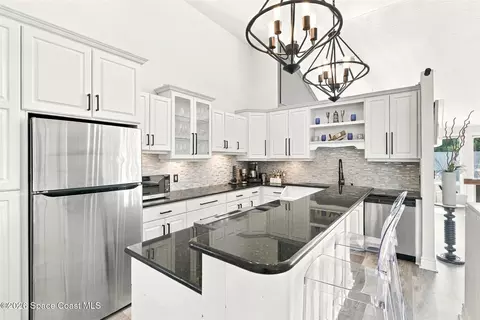 Kitchen - 800 Kerry Downs Cir, Melbourne, FL 32940 photo 5 of 6