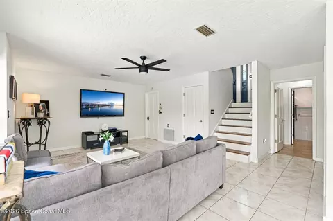 Living - 800 Kerry Downs Cir, Melbourne, FL 32940 photo 4 of 4